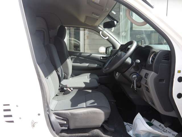 NV350 CARAVAN 4WD