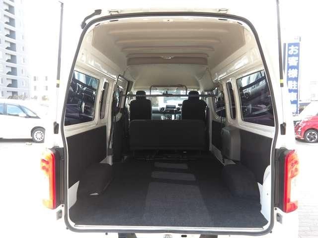 NV350 CARAVAN 4WD