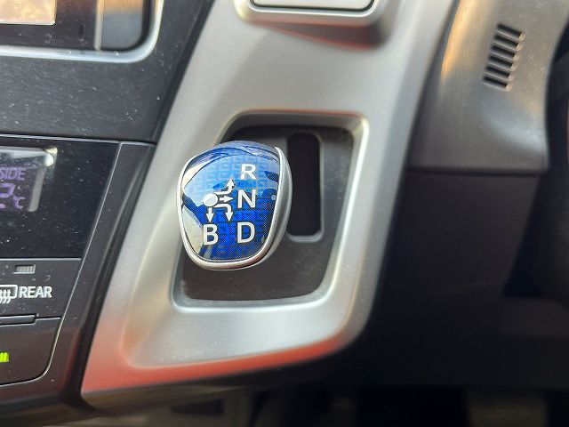 PRIUS Alpha