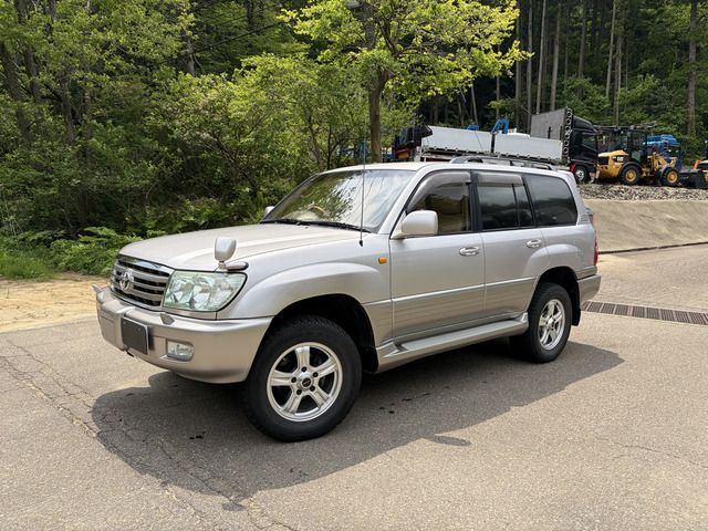 LANDCRUISER van