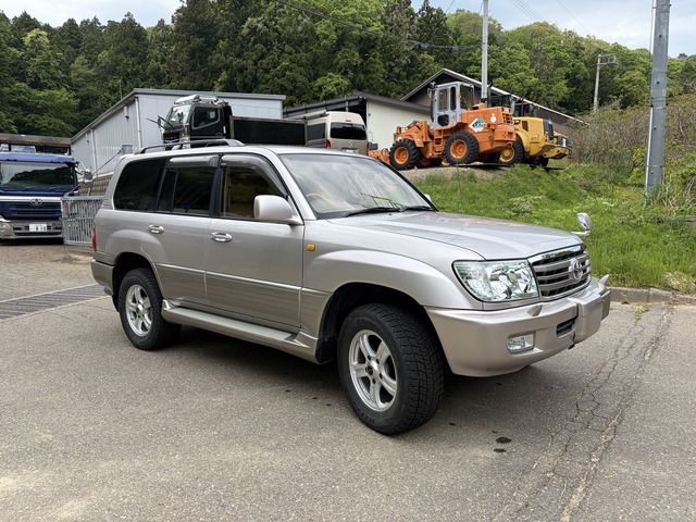 LANDCRUISER van