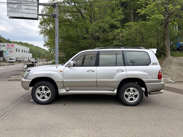 LANDCRUISER van