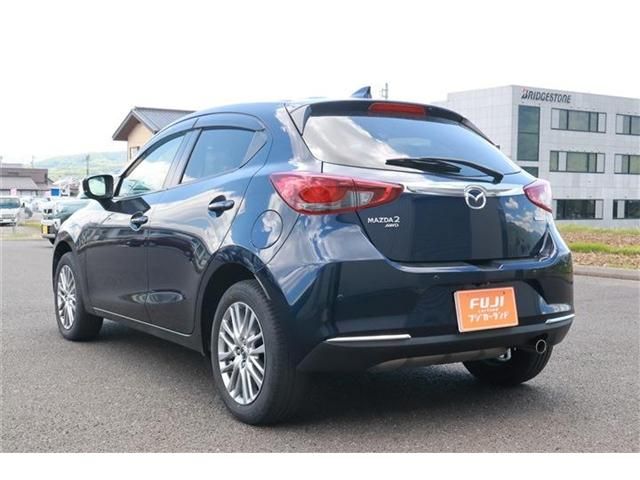 MAZDA2