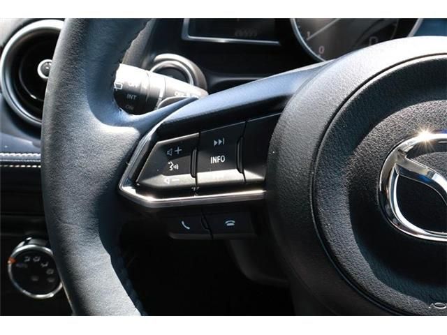 MAZDA2