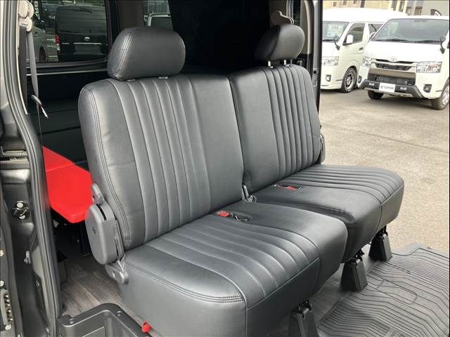CARAVAN van 4WD