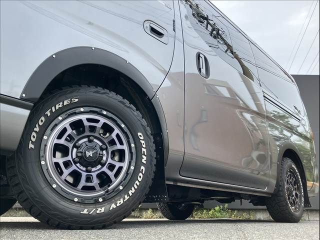 CARAVAN van 4WD