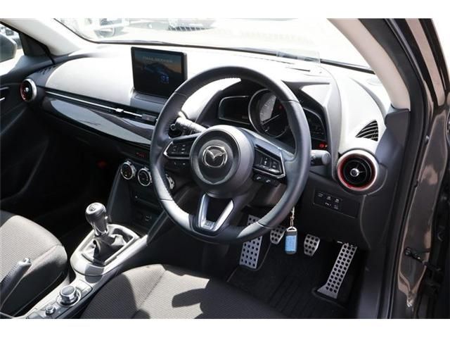 MAZDA2