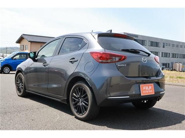 MAZDA2