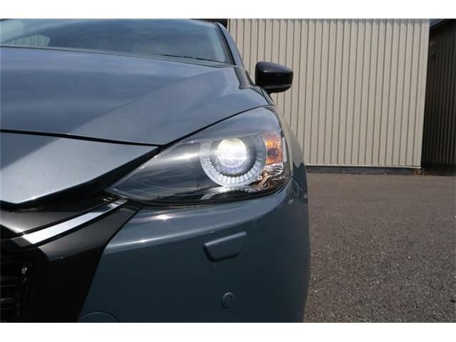 MAZDA2