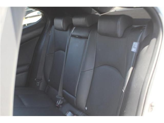 LEXUS UX300e