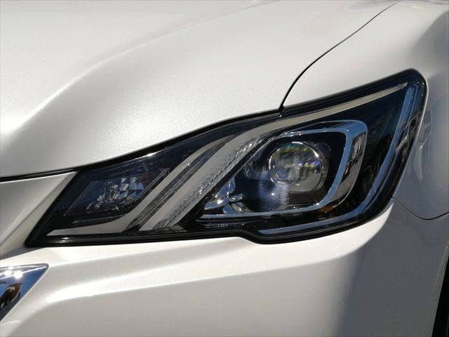 CROWN sedan hybrid
