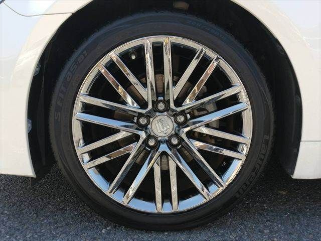 CROWN sedan hybrid
