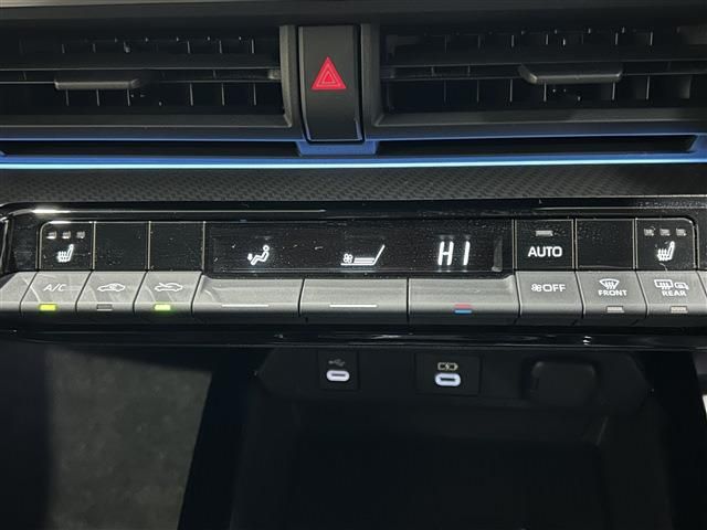 PRIUS 4WD