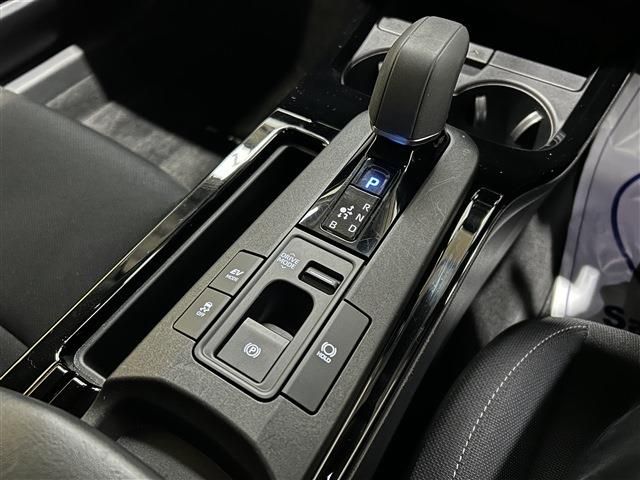 PRIUS 4WD