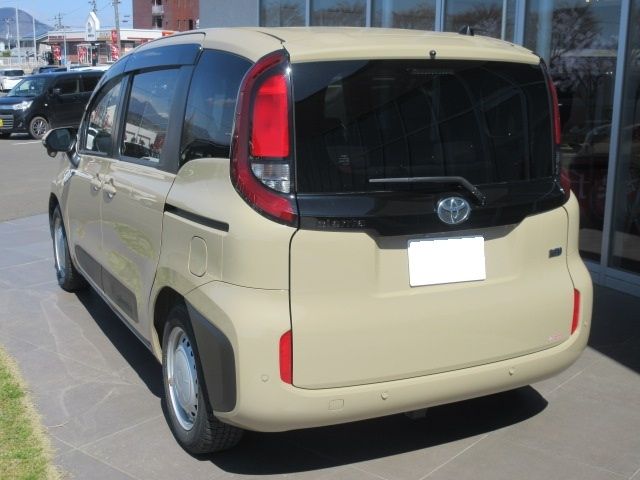 SIENTA HYBRID