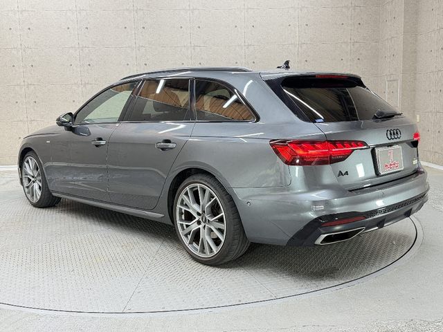 AUDI A4 AVANT