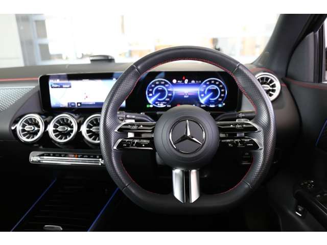 MERCEDES BENZ EQA