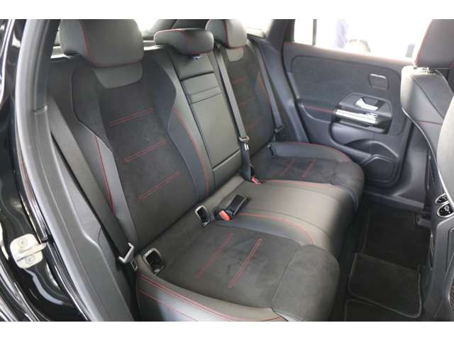 MERCEDES BENZ EQA