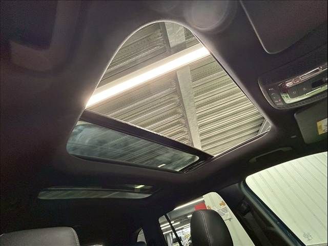 MERCEDES BENZ GLB