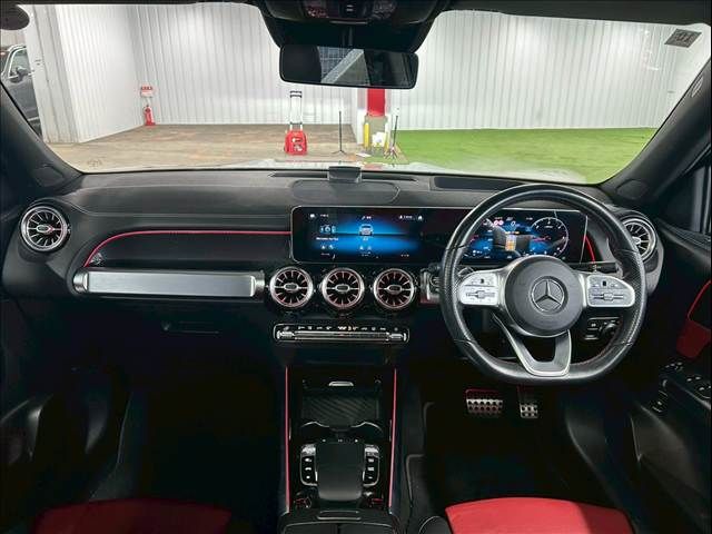 MERCEDES BENZ GLB