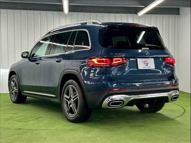 MERCEDES BENZ GLB