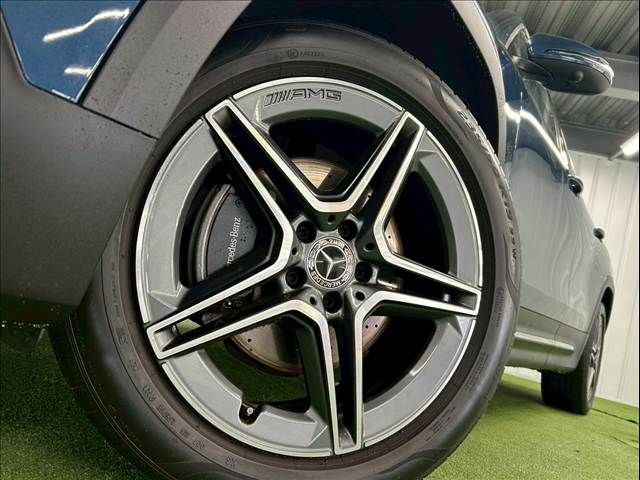 MERCEDES BENZ GLB