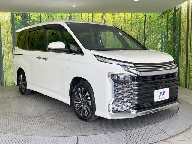 VOXY HYBRID