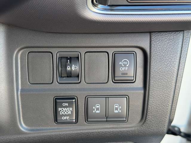 SERENA S-HYBRID 4WD