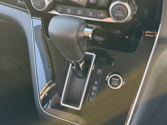 SERENA S-HYBRID 4WD
