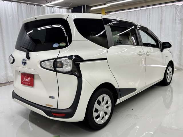 SIENTA HYBRID
