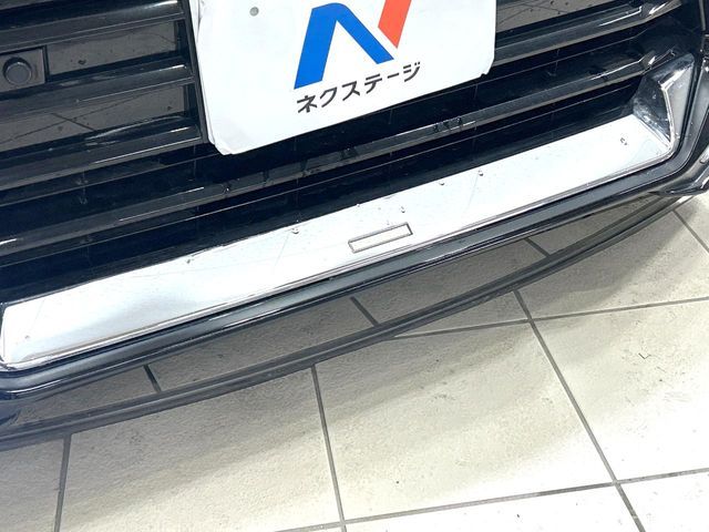 VOXY HYBRID
