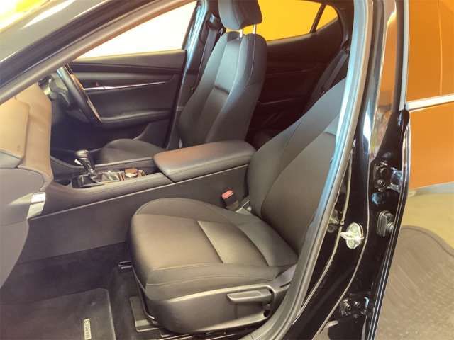MAZDA3 FASTBACK