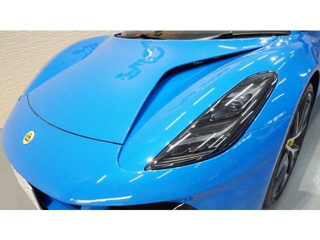 LOTUS EMIRA