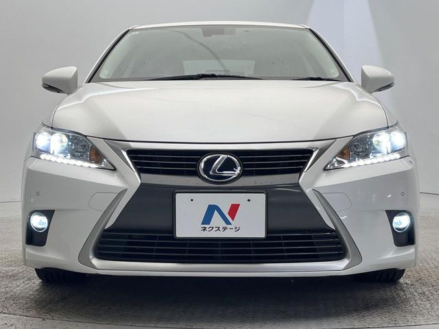 LEXUS CT200h