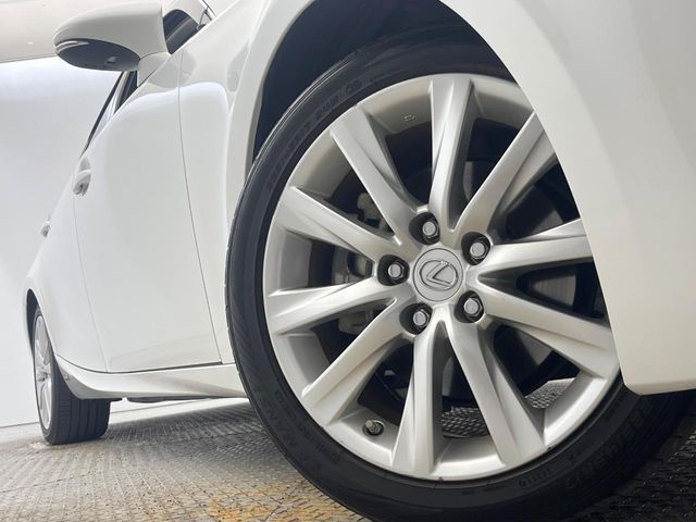 LEXUS IS300h