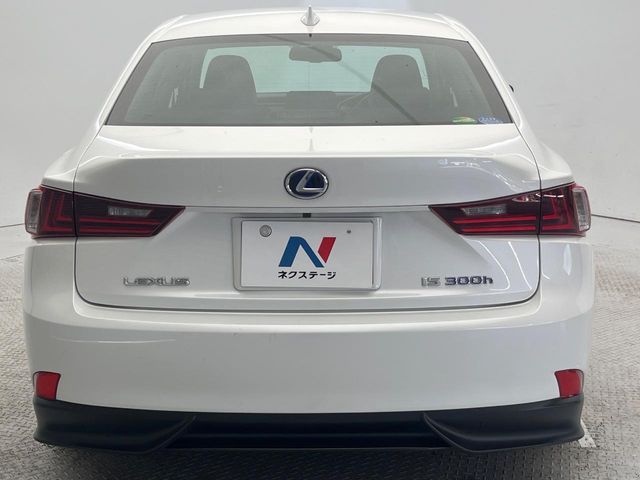 LEXUS IS300h