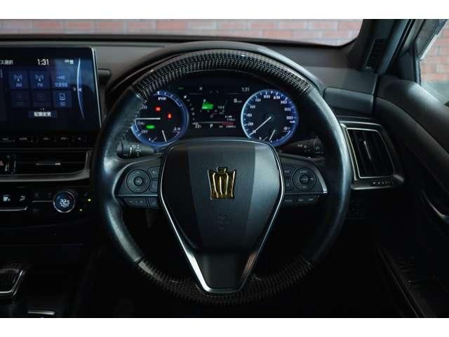 CROWN sedan hybrid