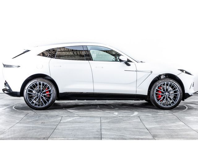 ASTON MARTIN SUV