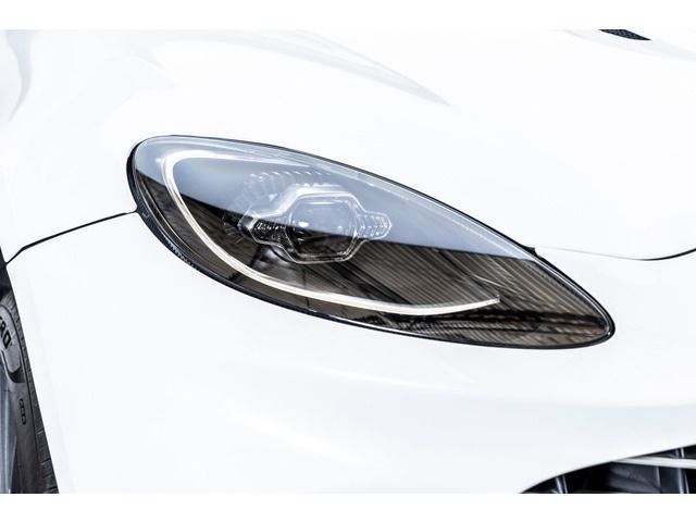 ASTON MARTIN SUV