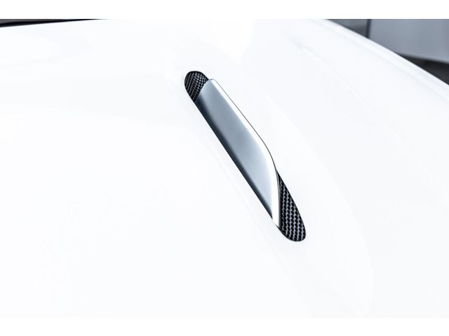 ASTON MARTIN SUV