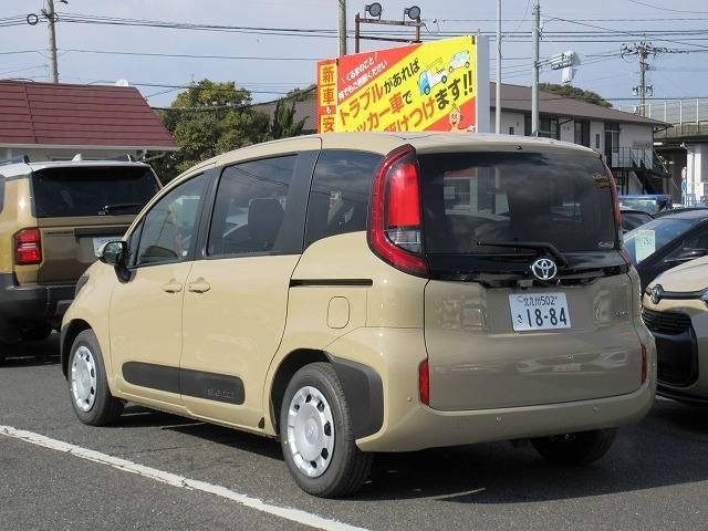 SIENTA HYBRID