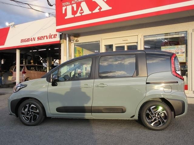 SIENTA HYBRID