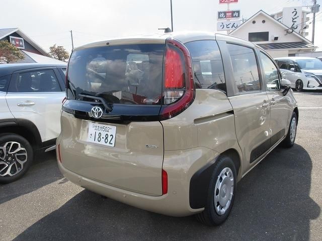SIENTA HYBRID