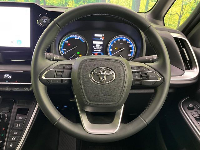 VOXY HYBRID