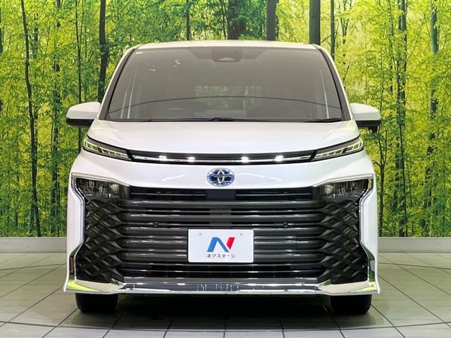VOXY HYBRID