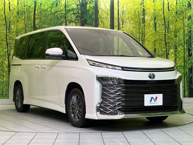 VOXY HYBRID