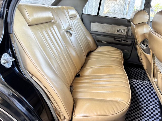 CROWN sedan