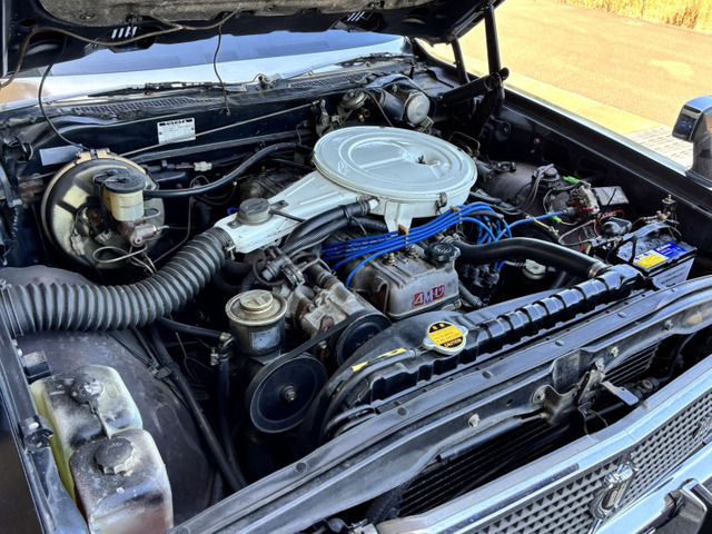 CROWN sedan