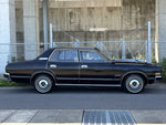 CROWN sedan