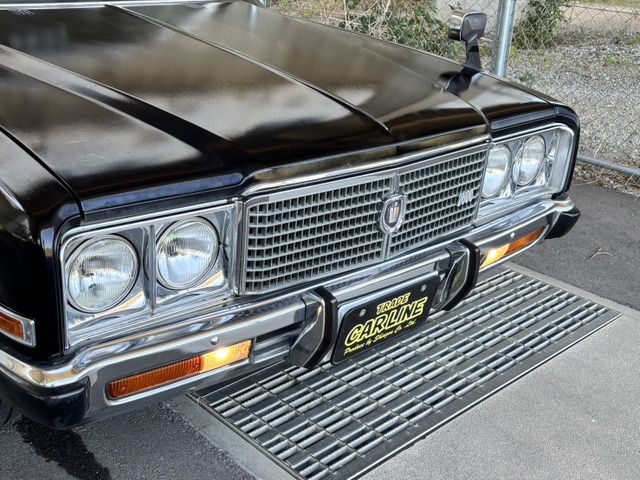 CROWN sedan